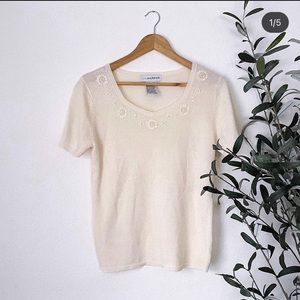 Sag Habor Floral Embroidered Cream Top Size: M